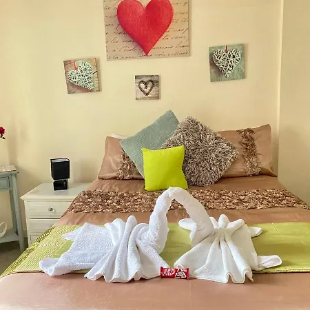 Lovely Double Room With Private Bathroom And Double Room With Shared Toilet & Parking Free Edinburgh Exterior photo